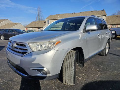 Used 2013 Toyota Highlander Limited image 2