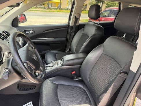 Used 2019 Dodge Journey Crossroad FWD image 12