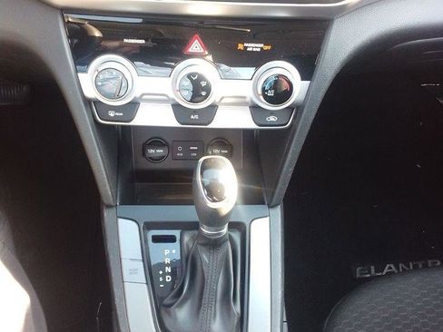 Used 2019 Hyundai Elantra SE w/ Cargo Package image 10