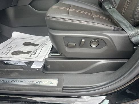 New 2026 Chevrolet Suburban High Country AWD/4WD image 17