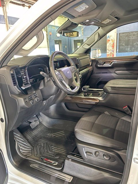 Used 2024 Chevrolet Silverado 1500 RST AWD/4WD image 32