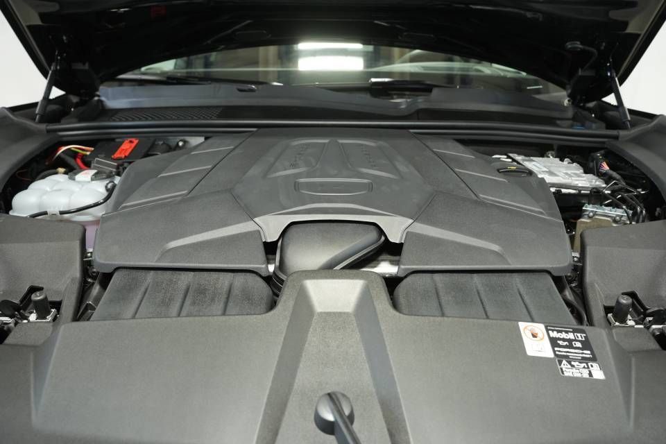 Certified 2026 Porsche Cayenne Coupe AWD/4WD image 30
