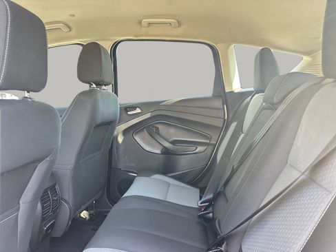 Used 2017 Ford C-MAX SE image 16