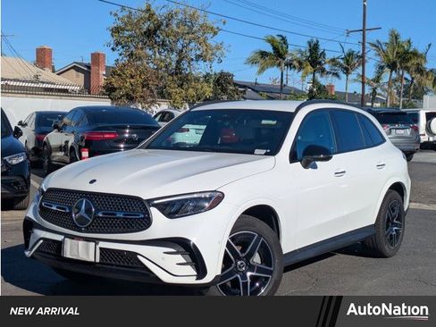 Certified 2025 Mercedes-Benz GLC 300 image 1