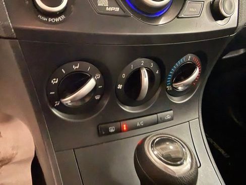 Used 2013 MAZDA MAZDA3 i Sport FWD image 13