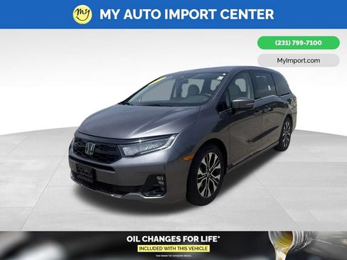 Used 2025 Honda Odyssey Elite image 3
