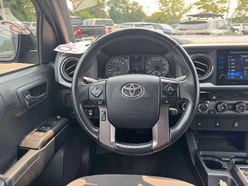 Used 2017 Toyota Tacoma TRD Sport w/ Tow Package (A/T) AWD/4WD image 21