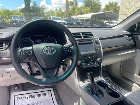 Used 2016 Toyota Camry LE FWD image 10