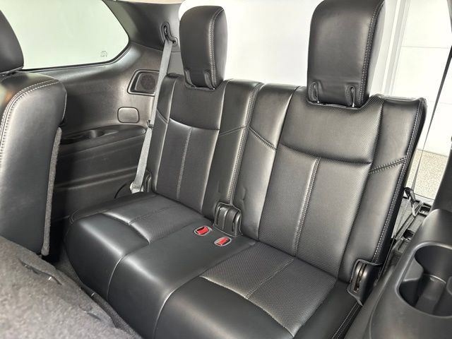 Used 2015 Nissan Pathfinder Platinum w/ Family Entertainment Package FWD image 30