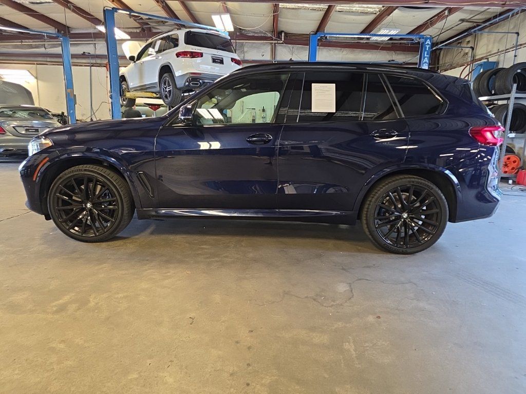 Used 2020 BMW X5 M50i w/ Executive Package AWD/4WD image 2