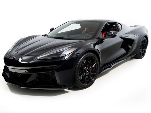 Used 2023 Chevrolet Corvette Z06 image 2