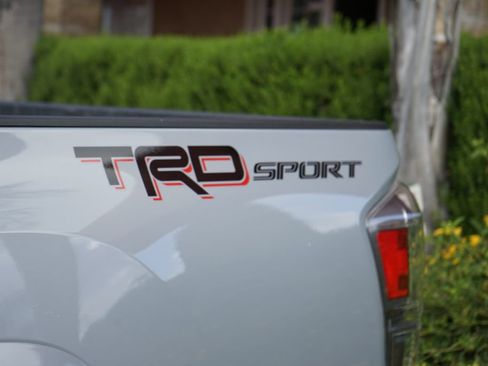 Used 2021 Toyota Tacoma TRD Sport image 40