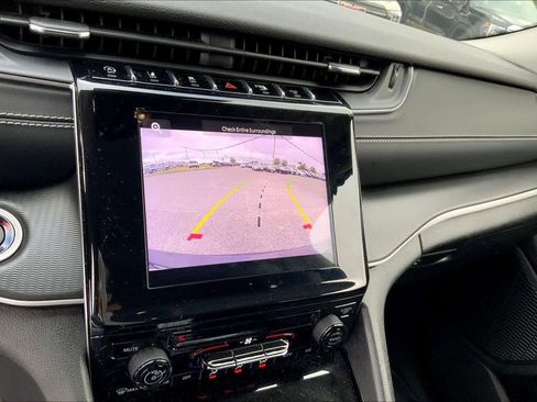 Used 2023 Jeep Grand Cherokee L Laredo image 26