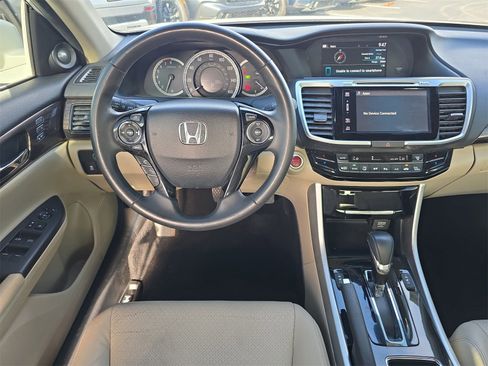 Used 2017 Honda Accord EX-L image 10