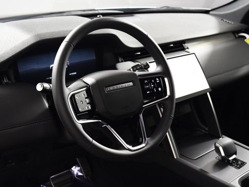 New 2026 Land Rover Discovery Sport Landmark image 2