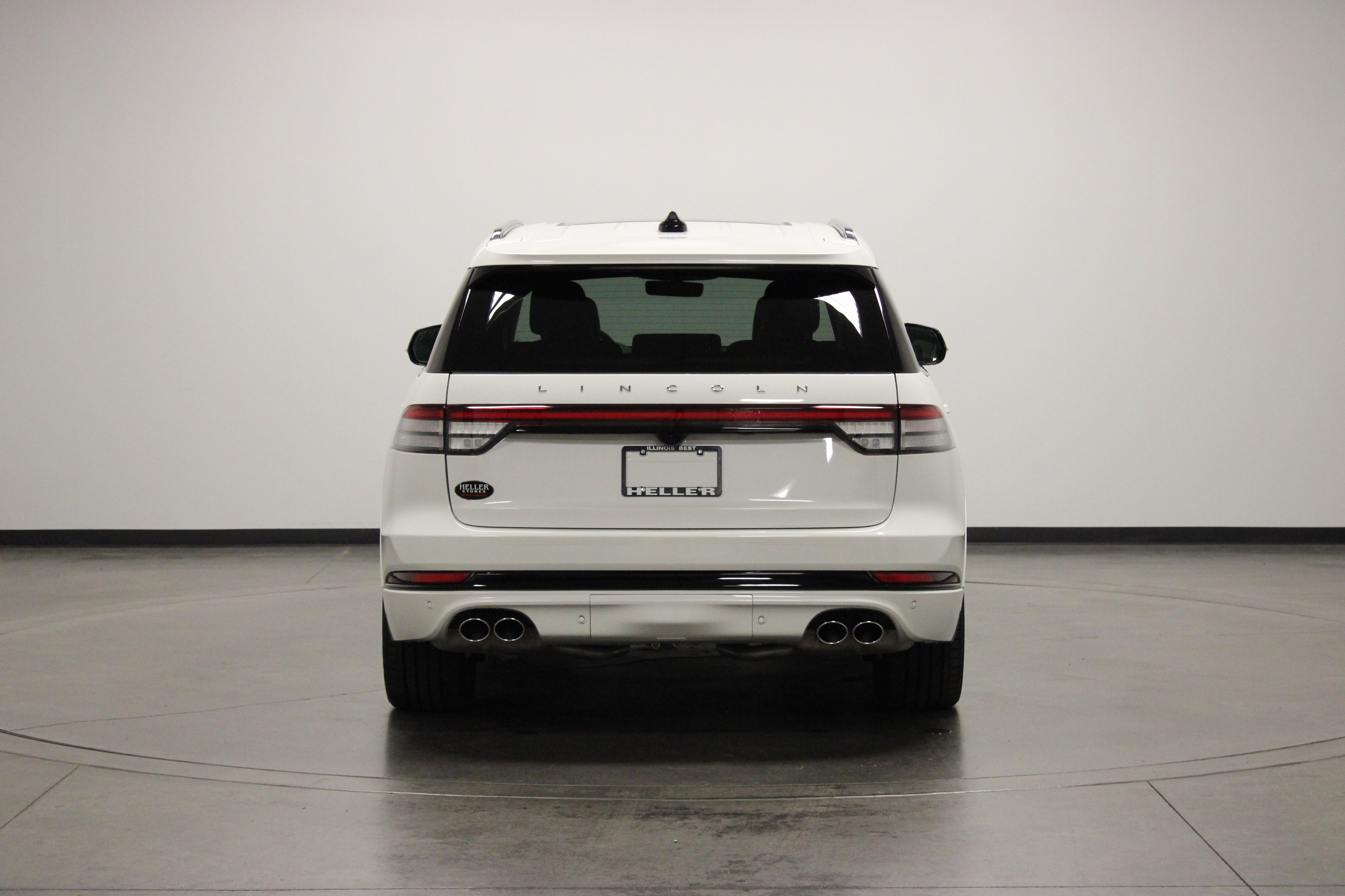 Used 2025 Lincoln Aviator Reserve w/ Luxury Package RWD image 7