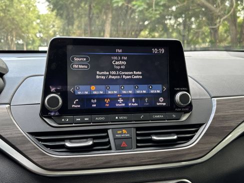 Used 2025 Nissan Altima 2.5 SV FWD image 31