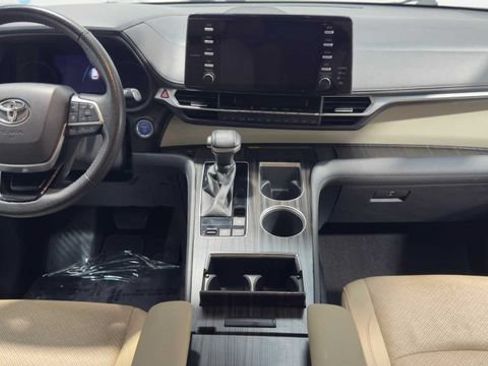 Used 2021 Toyota Sienna Limited FWD image 20
