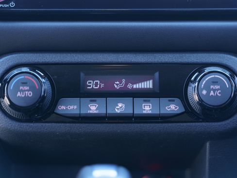 Used 2023 Nissan Kicks SR image 26