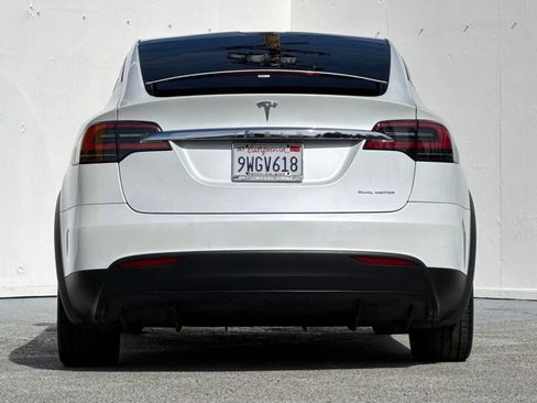 Used 2020 Tesla Model X Long Range image 4