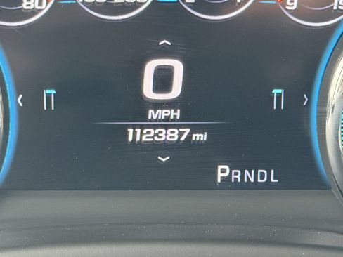 Used 2017 GMC Yukon SLT w/ Premium Edition image 9