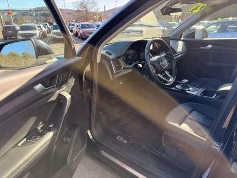 Used 2021 Audi Q5 e Premium Plus w/ Premium Plus Package image 19