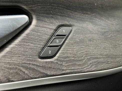 Used 2024 Jeep Grand Cherokee L Limited w/ Luxury Tech Group II image 13