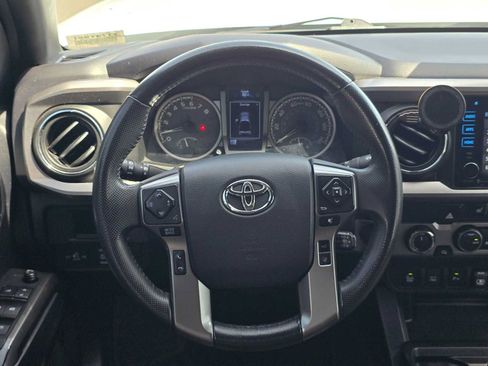 Used 2019 Toyota Tacoma Limited AWD/4WD image 19