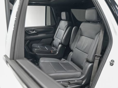 Used 2023 Chevrolet Tahoe Z71 w/ Luxury Package AWD/4WD image 28