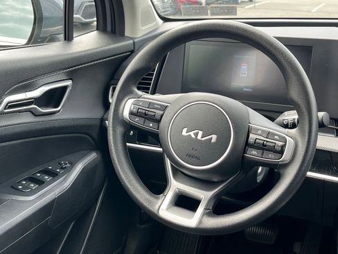 Used 2025 Kia Sportage LX FWD image 27