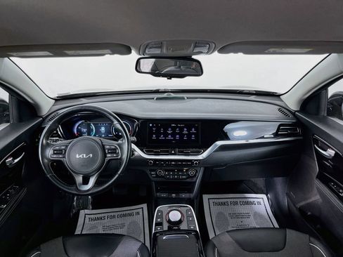 Used 2022 Kia Niro EX w/ Cold Weather Package FWD image 12