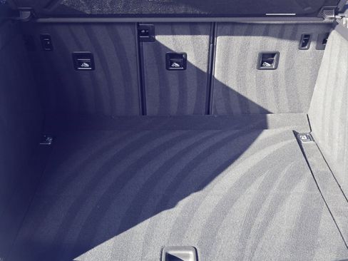 Certified 2025 Porsche Macan image 23