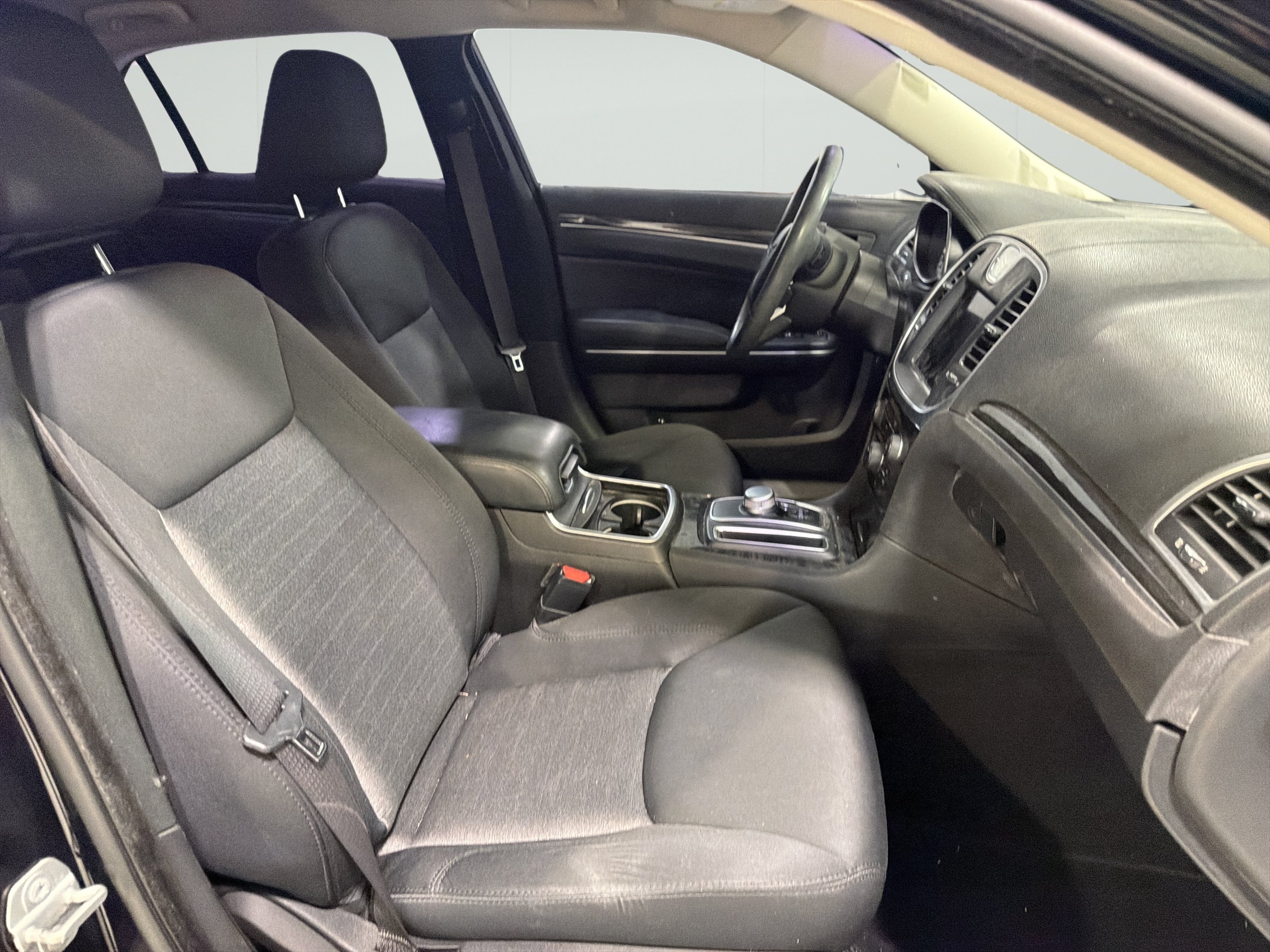 Used 2019 Chrysler 300 Touring w/ Sport Appearance Package RWD image 12