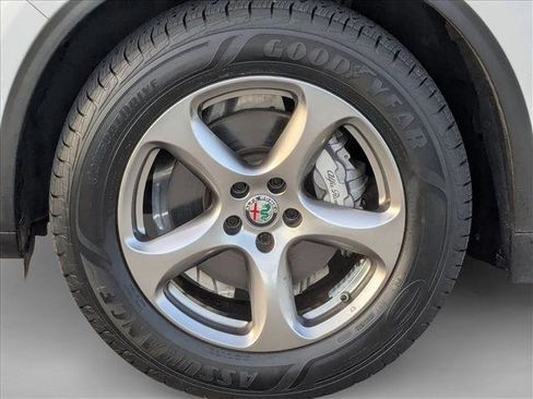 Used 2021 Alfa Romeo Stelvio Sprint image 23