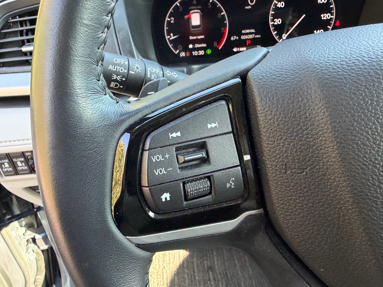 Used 2025 Honda Odyssey EX-L image 26