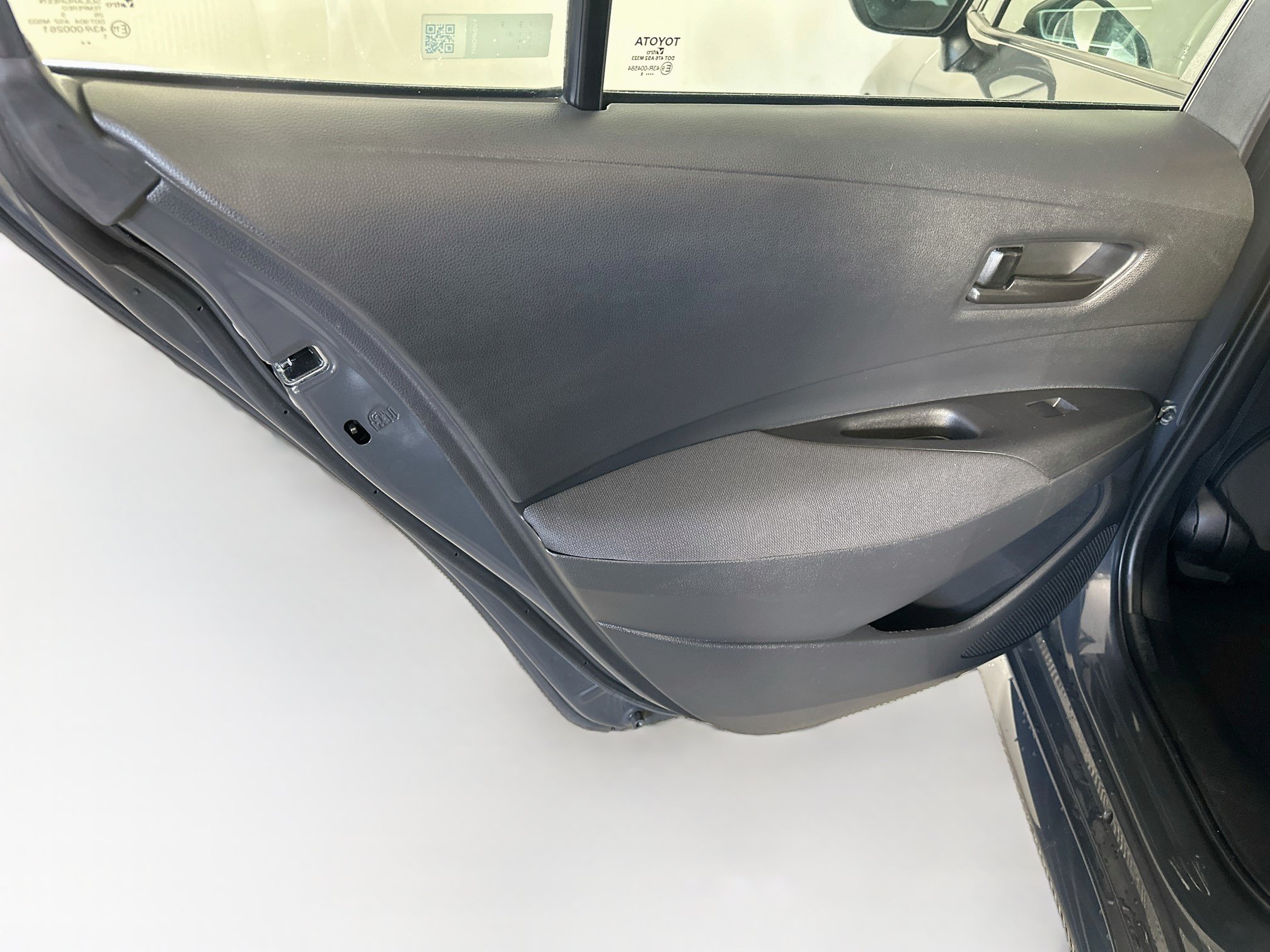 Used 2025 Toyota Corolla LE FWD image 24