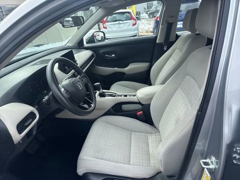 Certified 2023 Honda HR-V LX image 3
