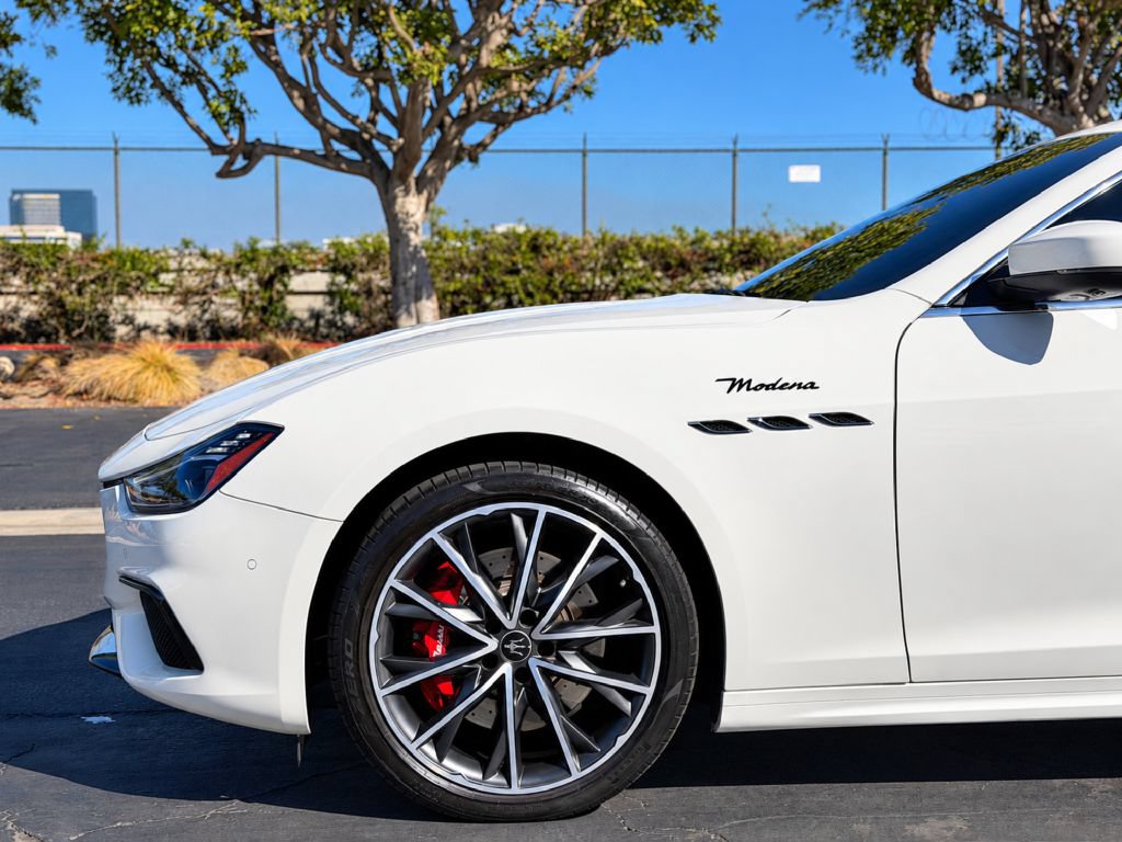 Used 2023 Maserati Ghibli Modena RWD image 7