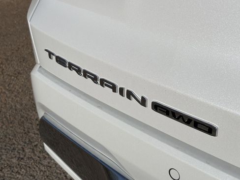 New 2026 GMC Terrain Denali w/ LPO, Floor Liner Package image 11