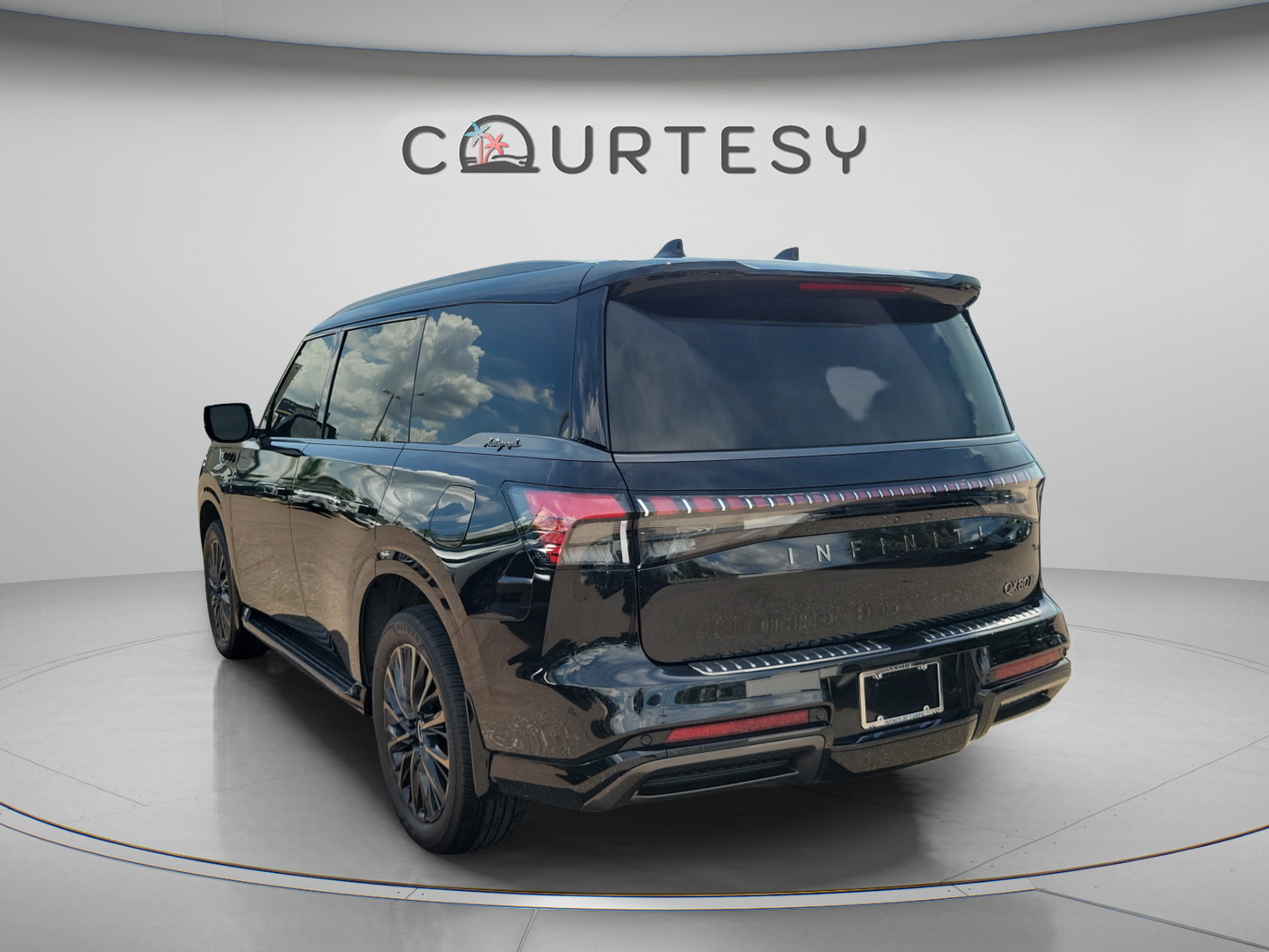 Certified 2026 INFINITI QX80 Autograph w/ Autograph Exterior Package AWD/4WD image 2