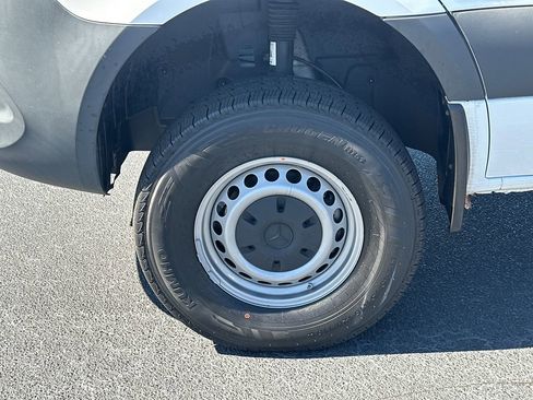 Used 2023 Mercedes-Benz Sprinter 2500 image 11