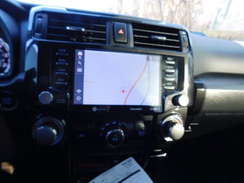 Used 2022 Toyota 4Runner TRD Off-Road Premium image 9