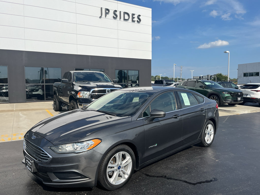Used 2018 Ford Fusion SE FWD image 1