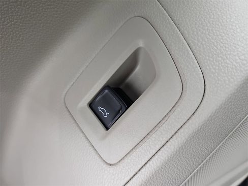 Used 2023 Volkswagen Atlas SEL R-Line image 44