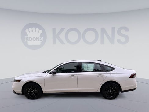 Used 2025 Honda Accord SE image 2