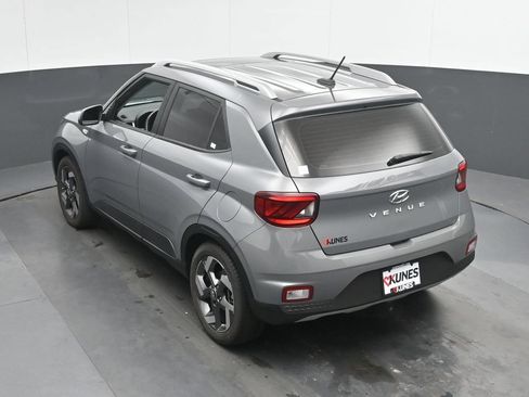 Certified 2023 Hyundai Venue SEL FWD image 38