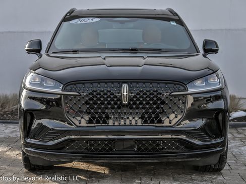 Used 2025 Lincoln Aviator Black Label w/ Jet Appearance Package image 2