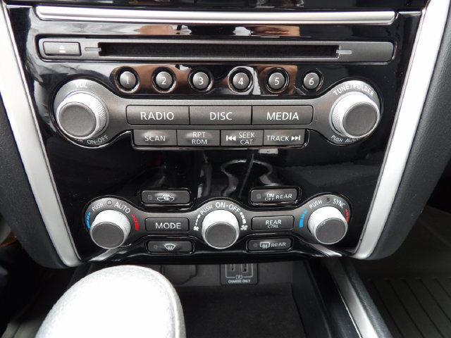 Used 2019 Nissan Pathfinder S AWD/4WD image 29