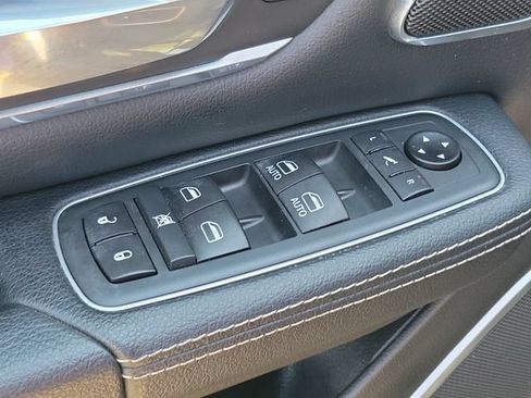 Used 2020 RAM 1500 Laramie AWD/4WD image 28