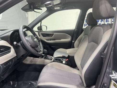 Certified 2025 Subaru Forester Premium AWD/4WD image 11